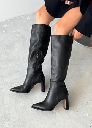 Шкіряні чорні чоботи на підборах з натуральної шкіри
