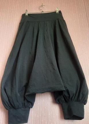 Дизайнерські стильні штани спідниця з мотнею заниженим кроковим швом в стилі rundholz від mija t.rosa10 фото