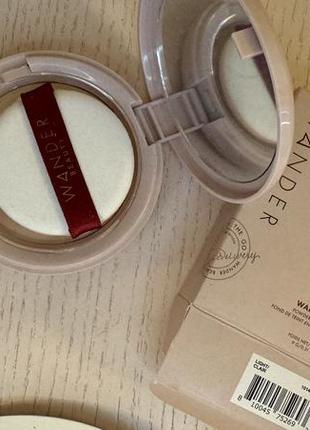 Пудрова суха тональна основа wander beauty wanderlust powder foundation in light пудра3 фото