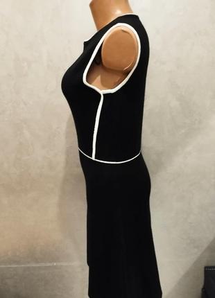 Piazza italia, вовнянв сукня міді в чорному кольорі розмір l7 фото