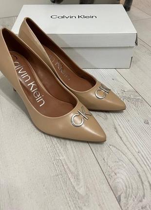 Calvin klein desert sand 2025