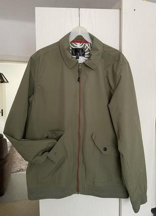 Чоловіча вітровка