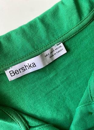 Bershka зеленый сокращённый лонг поло с воротничком5 фото