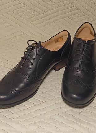 Оксфорди clarks