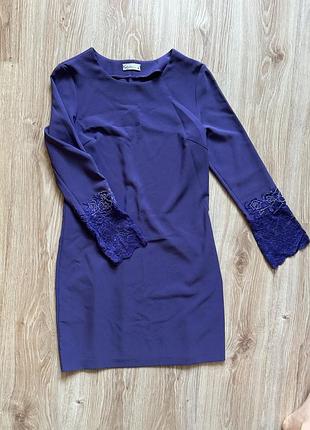 Платье с кружевом