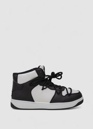 Кроссовки женские, цвет черно-белый, 243r721