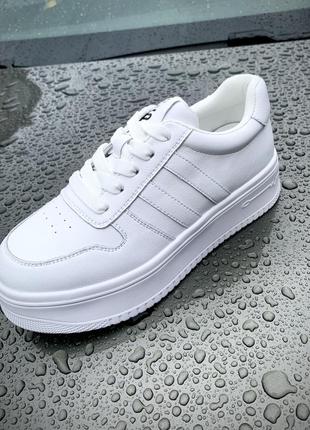 Хіт 🔥! крутезні шкіряні кросівки на завищеній підошві 1400 грн