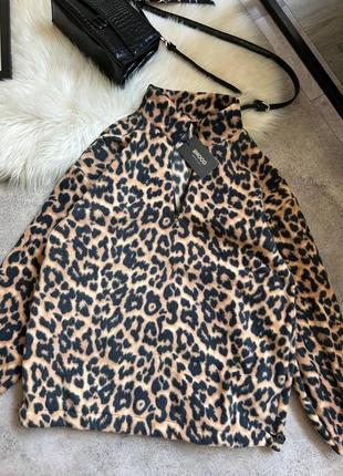 Стильный женский флисовый леопардовый батник на молнии с длинным рукавом.4 фото