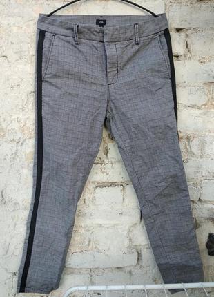 Комфортні картаті чоловічі брюки з лампасом2 фото