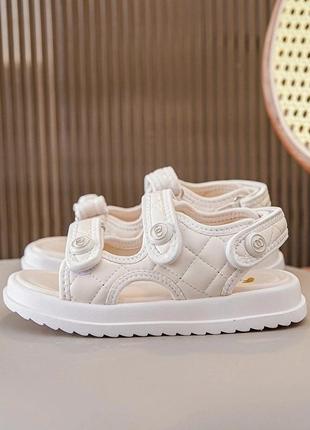 Улюблена модель босоніжок для дівчаток(20)