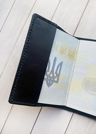 Шкіряна обкладинка на паспорт книжку :: чорна (принт 373)4 фото