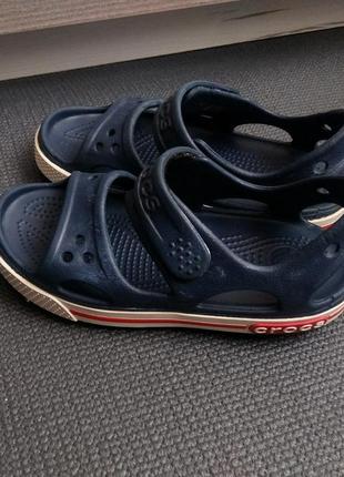 Синие сандалии crocs на мальчика2 фото