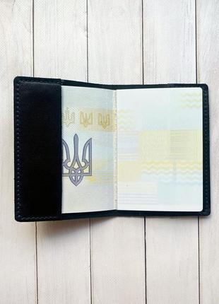Кожаная обложка на паспорт книжку :: чёрная (принт 254)3 фото