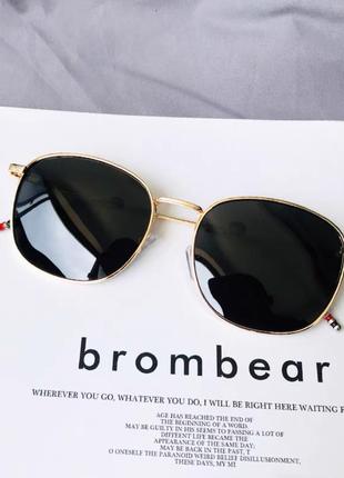 Сонцезахисні окуляри