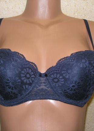 Красивый бюстгальтер uk32d eur70d.