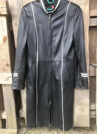 Жіночій шкіряний плащ