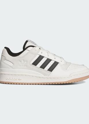 Adidas forum low shoes