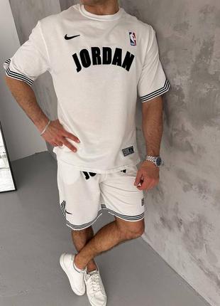 Чоловічий костюм nike jordan4 фото