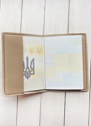 Шкіряна обкладинка на паспорт книжку :: бежева (принт 102)3 фото