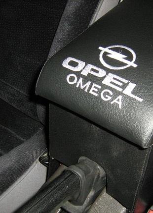Подлокотник opel omega a опель омега а в салон з бардачком колір ромб сірий