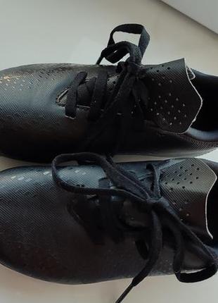 Футбольні бутси adidas predator