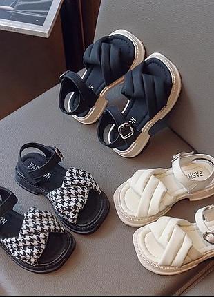 Стильні босоніжки ✨