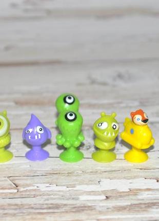 Фирменные игрушки фигурки стикиз stikeez старая коллекция животных