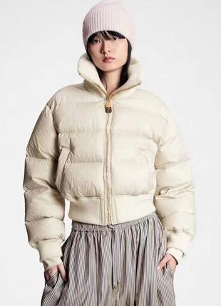 Куртка бежевая черная женская