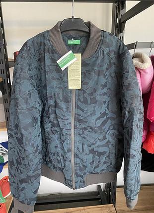 Уценка классный осенний бомбер для мальчика от benetton 10-11 лет 150 см