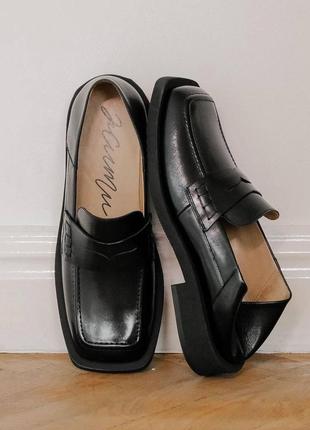 Лоферы женские