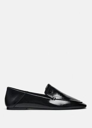 Жіночі лакові лофери zara
