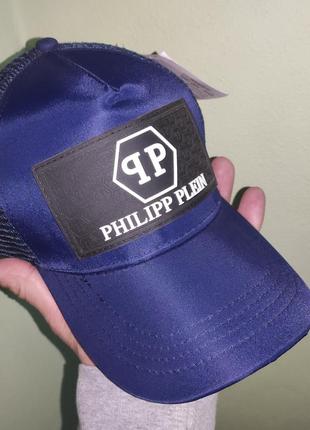 Новая стильная фирменная бейсболка кепка с сеткой тракер philipp plein.