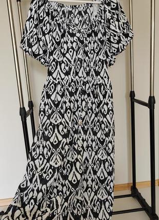 Чёрно-белые платье с принтом5 фото