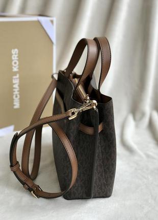 Сумка жіноча michael kors оригінал emilia small logo satchel коричнева в лого2 фото