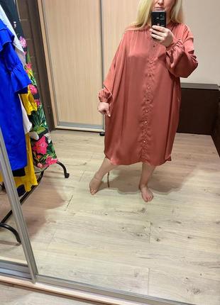 Атласное пепельно розовое новое платье рубашка р.22/242 фото