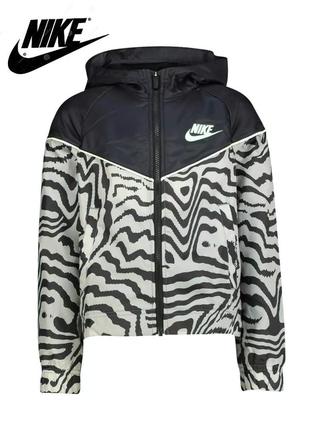 Легкая куртка ветровка nike sportswear оригинал