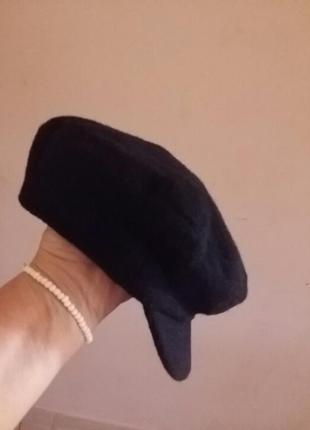 Шерстяна   стильна кепка  елітного бренду.