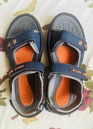 Сандалі на хлопця