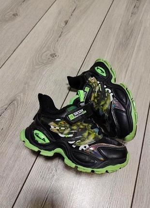 Утеплені кросівки на липучці