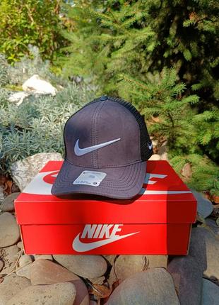 Бейсбольная кепка найк