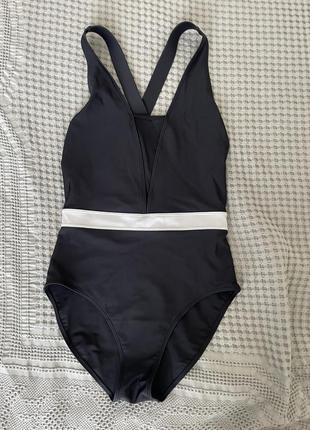 Слитный купальник fila
