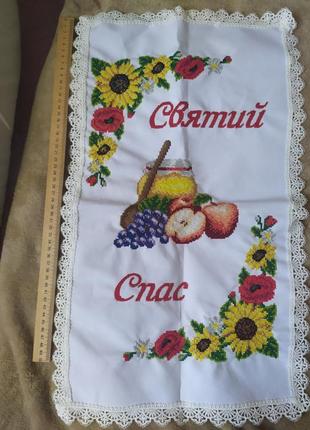 Вышитое полотенце