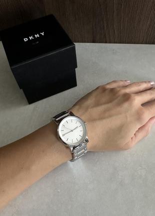 Годинник dkny