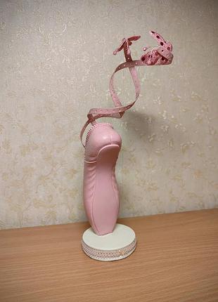 Підставка для прикрас пуанта