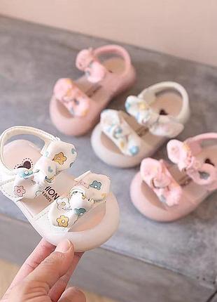 Невероятно красивые босоножки для самых маленьких (12)