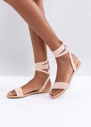 Босоніжки з завʼязками 40 розмір asos