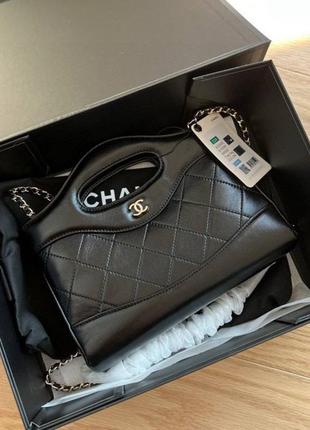 Черная сумка в стиле chanel