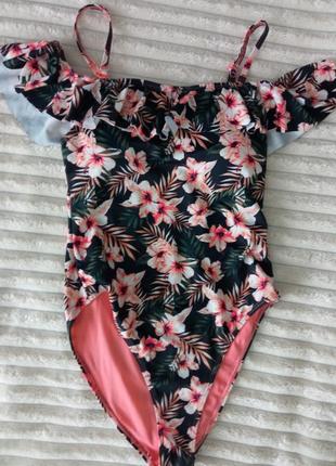 Купальник primark  размер 38 euro, съемные лямки, регулируемые.  чашки съемные.