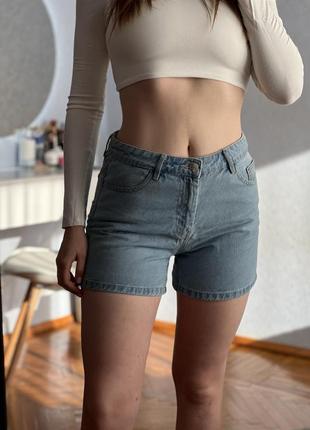 Джинсовые шорты