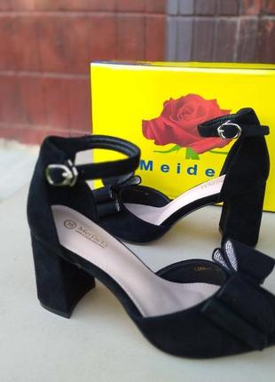 Туфли женские черные замшевые с бантиком на каблуке2 фото